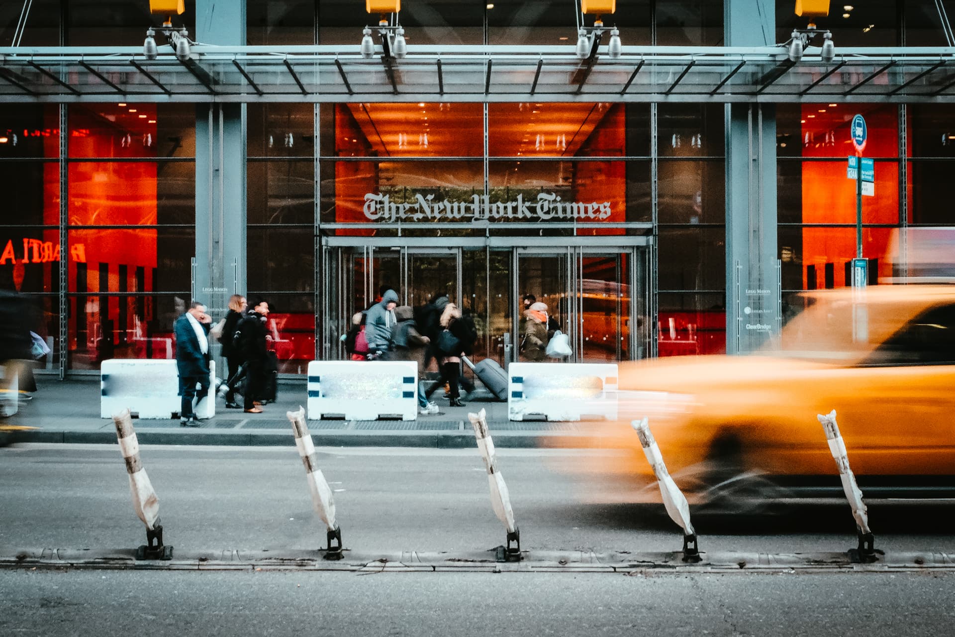 Media subscriptions predictions and the “end of history” mistake