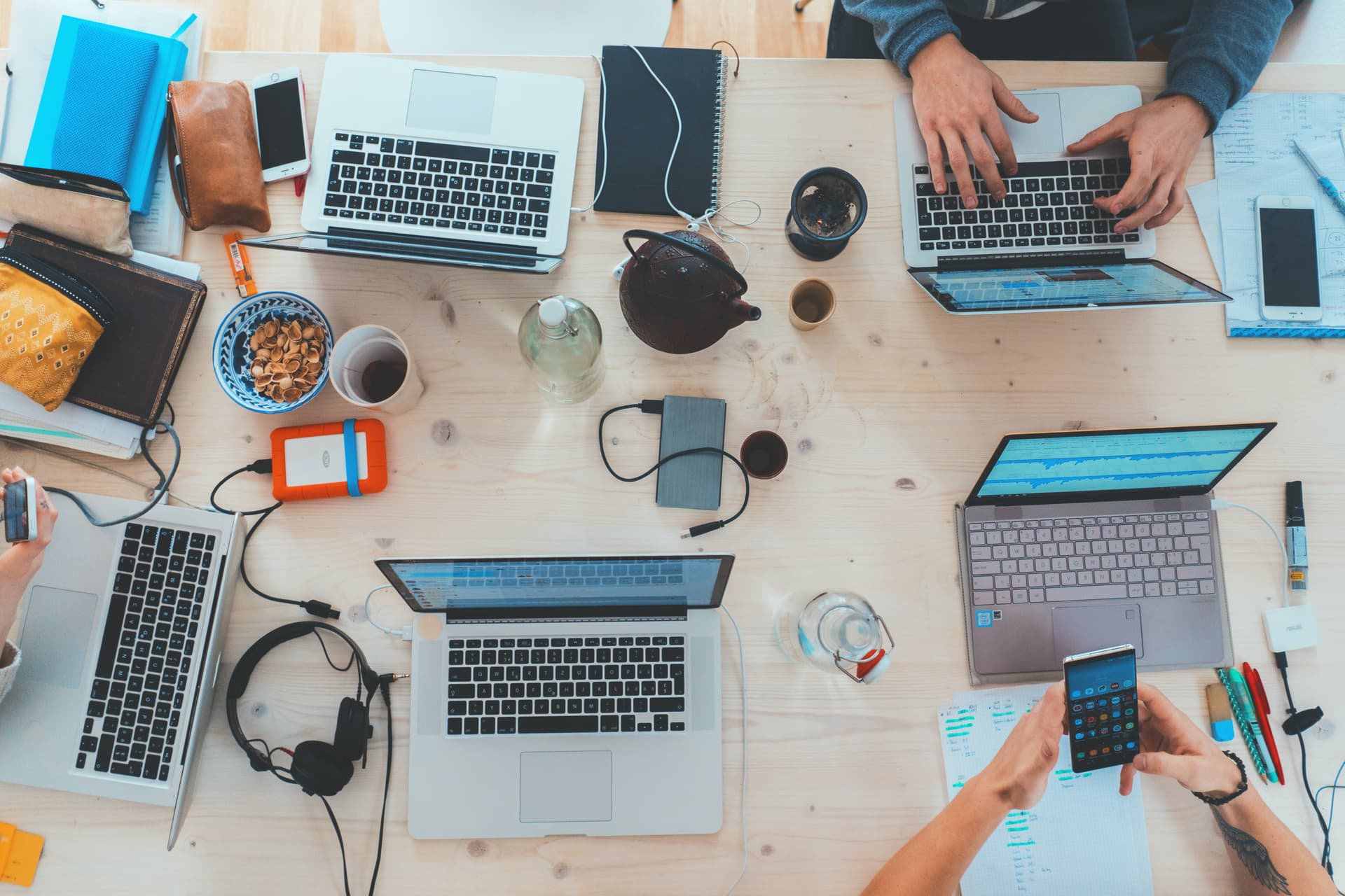 Taking remote work to a new level – tools to manage virtual newsrooms