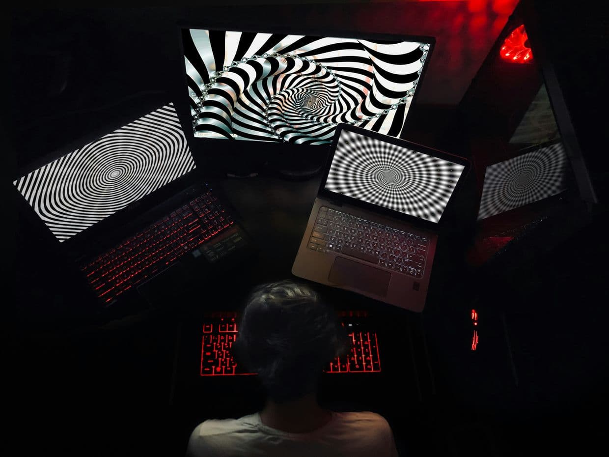 How can publishers and journalists minimise the risks of cyberattacks?